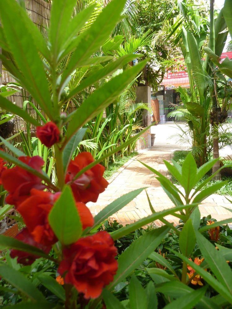 Angkor Reas Guesthouse Siem Reap Exterior photo