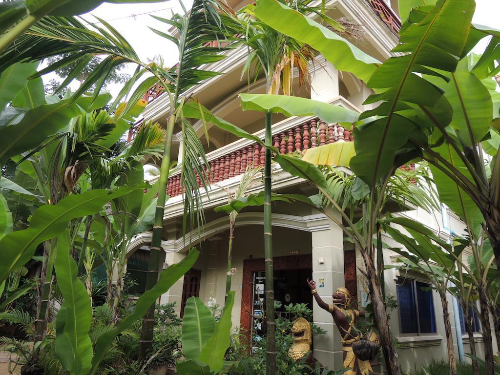 Angkor Reas Guesthouse Siem Reap Exterior photo